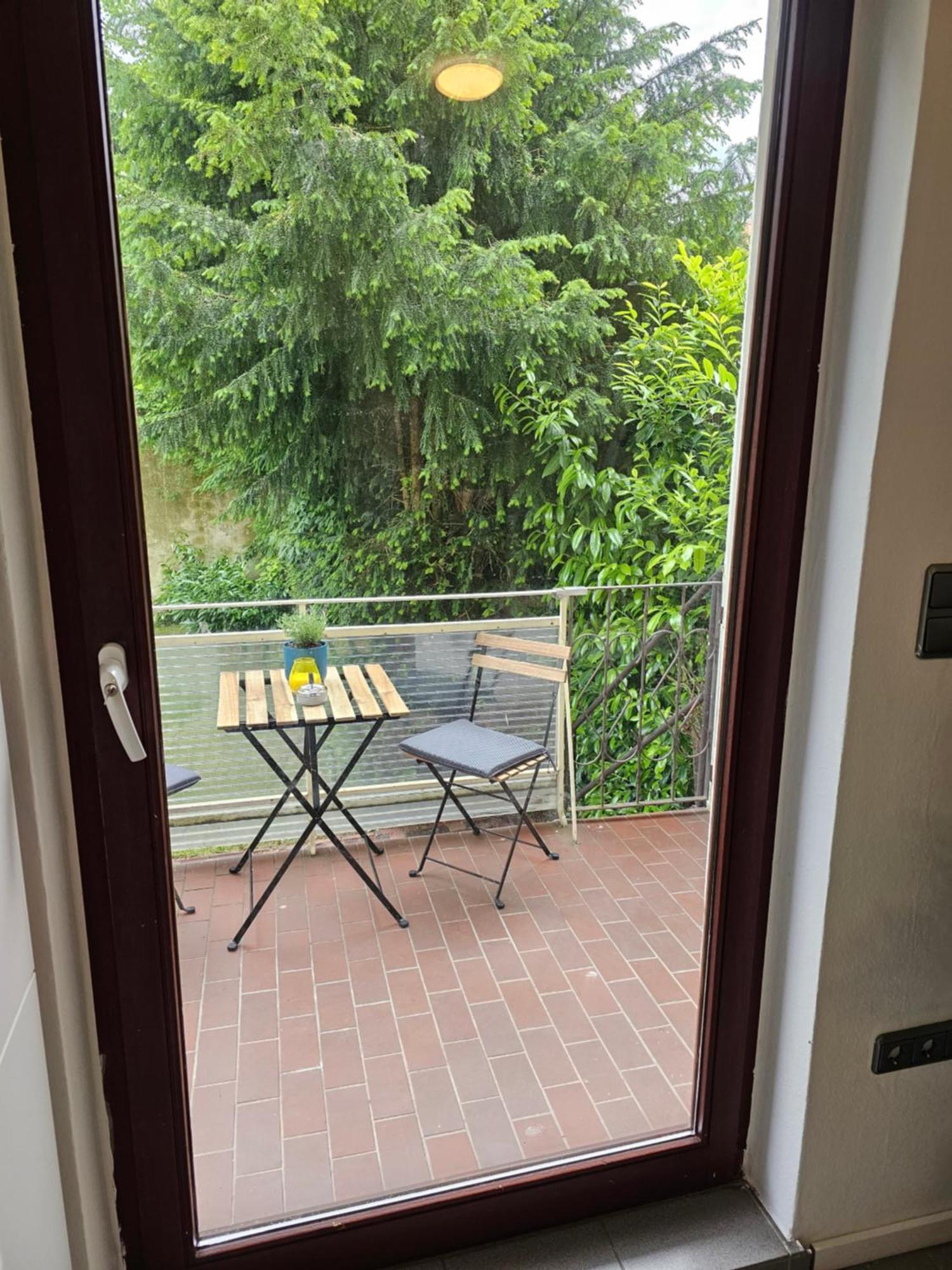 95Qm Erdgeschosswohnung Im Villenviertel Vollausgestattet Mit Kamin, Balkon Und Garten - Wlan Gratis ヴィルヘルムスハーフェン エクステリア 写真